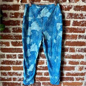 Starting Point Blue Floral High Rise 7/8” leggings